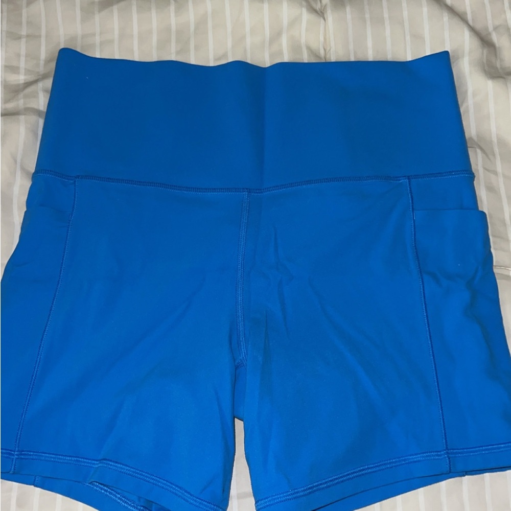 Athleta Salutation Stash 5” Shorts
